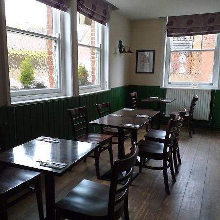 Coach & Horses Dersingham Exterior foto