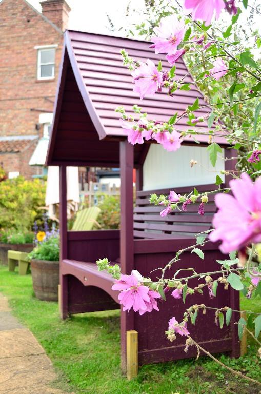 Coach & Horses Dersingham Exterior foto